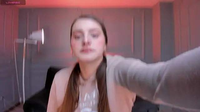 Snapshot of ZoeyWalker_ chatting on 11-06-25, 11:44 ZoeyWalker online show from 11-06-25, 11:44