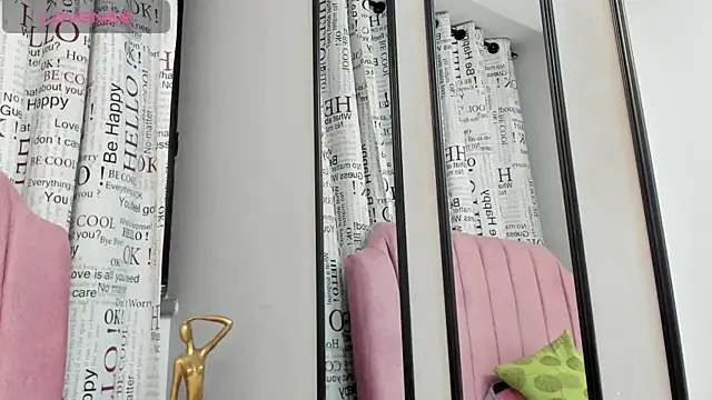 Zoe Blond online show from 10-31-25, 04:57