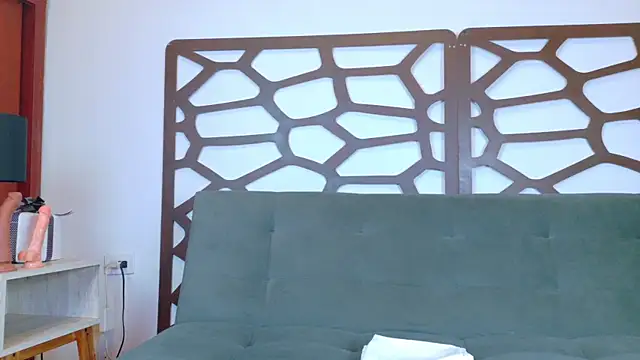 ashley jonee online show from 12-17-25, 07:42