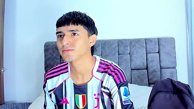 Snapshot of Anthony_carter chatting on 10-29-25, 01:24 Anthony carter online show from 10-29-25, 01:24