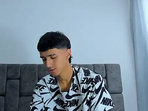 Snapshot of Anthony_carter chatting on 10-31-25, 02:18 Anthony carter online show from 10-31-25, 02:18