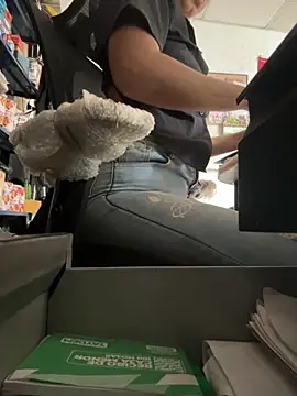 Sofi kim  online show from 11-14-25, 04:28