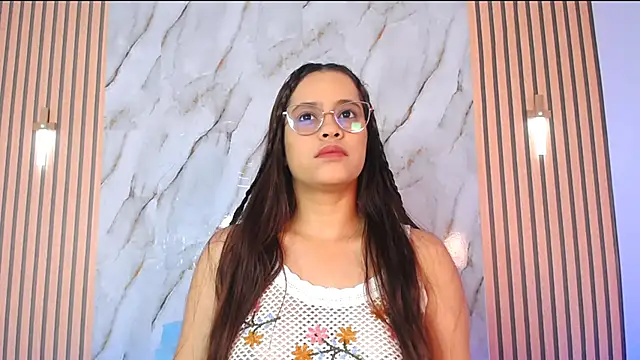 PiaGelvez online show from 11-21-25, 08:18