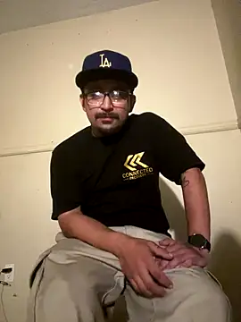 looney2Big online show from 10-01-25, 02:06