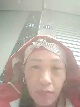 Snapshot of meo-meo00 chatting on 11-18-25, 07:24 meo-meo00 online show from 11-18-25, 07:24