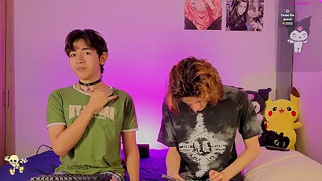 Snapshot of Darcy_and_Stolas chatting on 10-29-25, 12:35 Darcy and Stolas online show from 10-29-25, 12:35