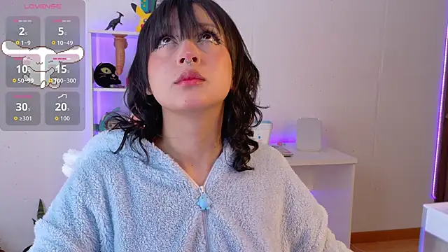 Sallie Doll online show from 10-28-25, 04:20