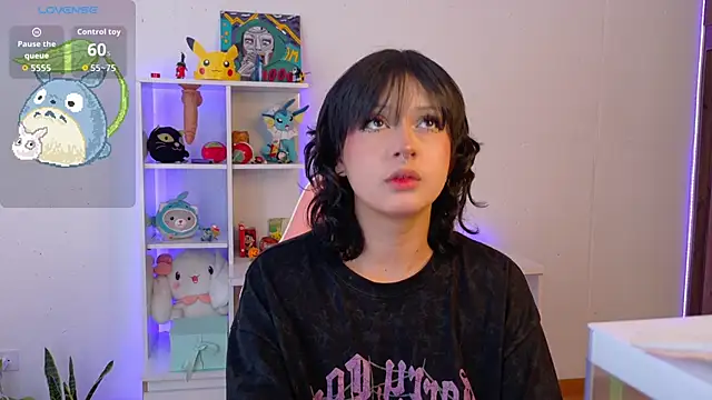 Sallie Doll online show from 11-14-25, 06:17