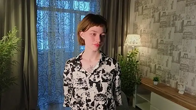 PaulaDauge online show from 10-07-25, 01:03