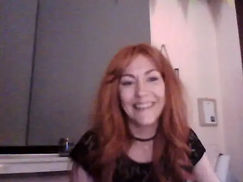 Snapshot of ShyGirlV chatting on 10-22-25, 09:36 ShyGirlV online show from 10-22-25, 09:36