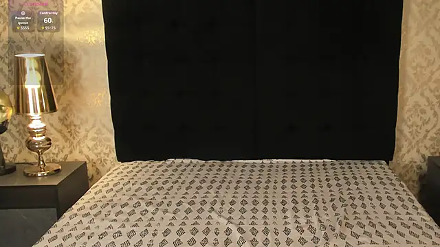 Snapshot of MolyBoston chatting on 11-14-25, 01:10 MolyBoston online show from 11-14-25, 01:10