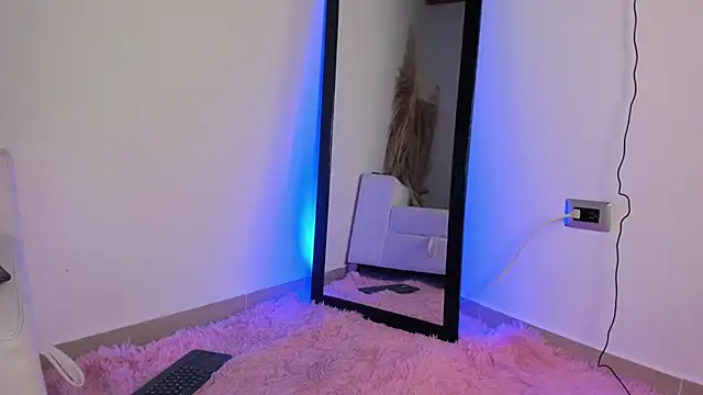 Thiago Connor21 online show from 11-19-25, 04:07