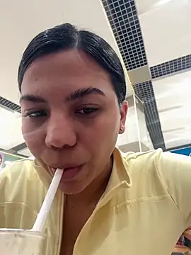 Snapshot of Pocahontas_sun chatting on 11-04-25, 09:36 Pocahontas sun online show from 11-04-25, 09:36