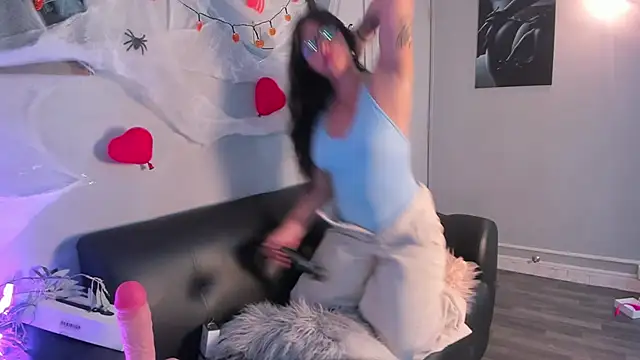 Snapshot of Hekate_20 chatting on 10-11-25, 08:18 Hekate 20 online show from 10-11-25, 08:18