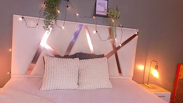 AmarisLenox   online show from 10-11-25, 02:44