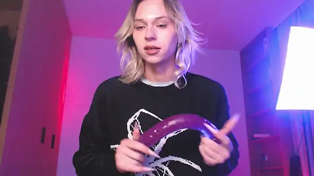 SophieDiamond Xx online show from 11-11-25, 06:52