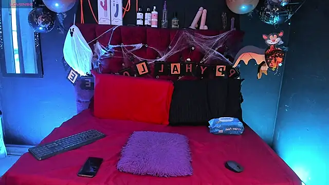 Snapshot of Cony_l chatting on 10-24-25, 12:23 Cony l online show from 10-24-25, 12:23