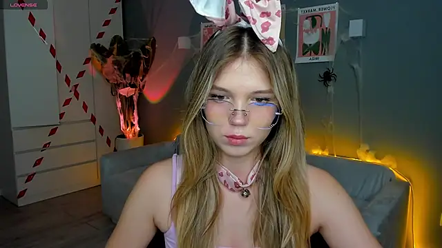 Snapshot of linakorvin chatting on 11-03-25, 01:12 linakorvin online show from 11-03-25, 01:12