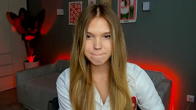 Snapshot of linakorvin chatting on 11-21-25, 01:10 linakorvin online show from 11-21-25, 01:10