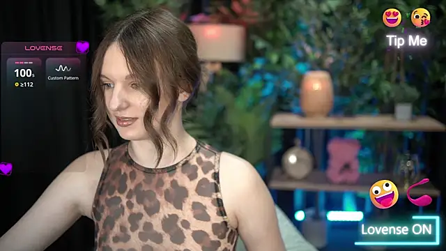 xoxo molly online show from 10-28-25, 08:11