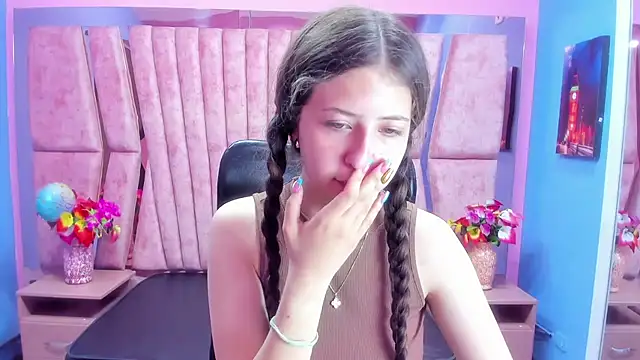 sarah sweett  online show from 10-18-25, 02:18