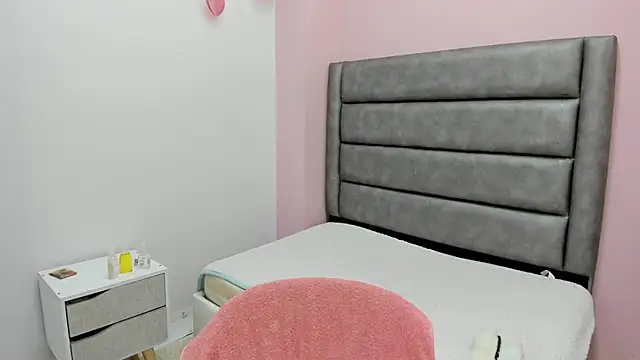 lorerivas online show from 11-11-25, 01:55