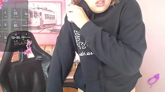 mia foster t online show from 11-05-25, 01:11