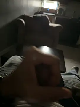 familia0210 online show from 12-04-25, 03:32