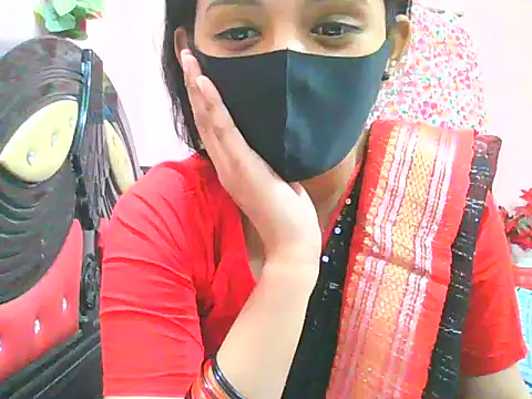 Snapshot of night_queeen7 chatting on 11-08-25, 08:18 night queeen7 online show from 11-08-25, 08:18