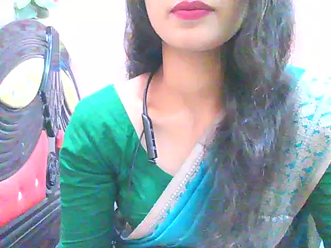 Snapshot of night_queeen7 chatting on 11-13-25, 06:07 night queeen7 online show from 11-13-25, 06:07