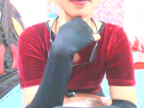 Snapshot of night_queeen7 chatting on 11-18-25, 06:34 night queeen7 online show from 11-18-25, 06:34