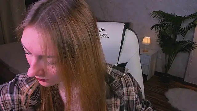 AngelAnabelle online show from 10-16-25, 09:05