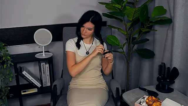 BettieBourque online show from 10-03-25, 03:53