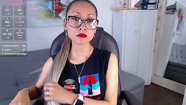 alexia james  online show from 04-14-26, 08:37