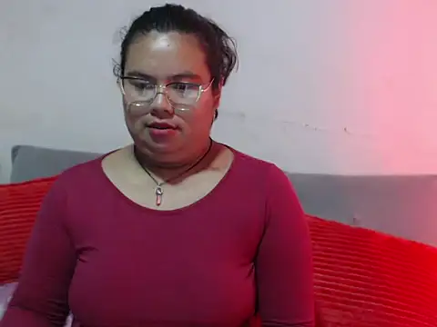 Snapshot of Charlotte_Rot2 chatting on 10-04-25, 02:37 Charlotte Rot2 online show from 10-04-25, 02:37