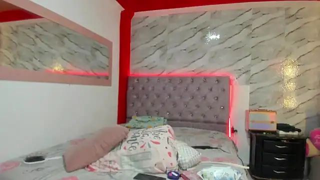 Stefany Andruw online show from 12-18-25, 01:50