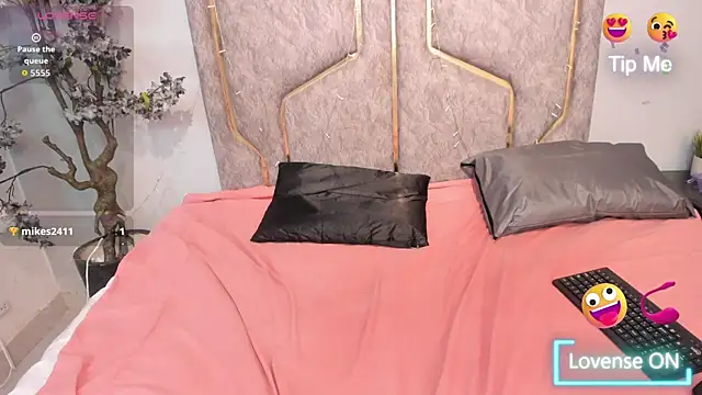 Nahomycarterr online show from 10-11-25, 08:18