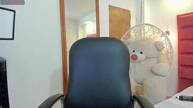 emaa rosse online show from 10-26-25, 12:33