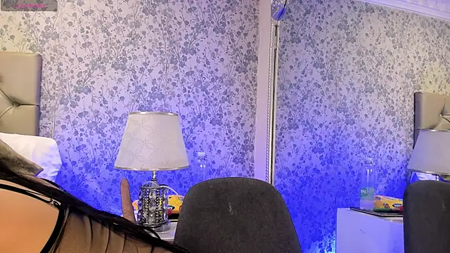 Clohe Bell online show from 01-12-26, 01:27