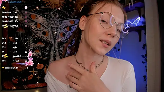 lyra thenymph online show from 10-17-25, 10:40