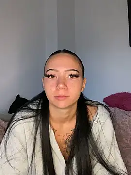 YoungZoexx online show from 10-06-25, 07:17