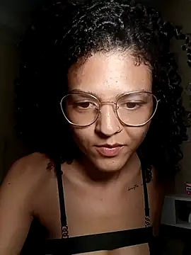 Larissinhamm online show from 10-19-25, 03:18