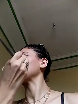 Larissinhamm online show from 11-04-25, 05:34