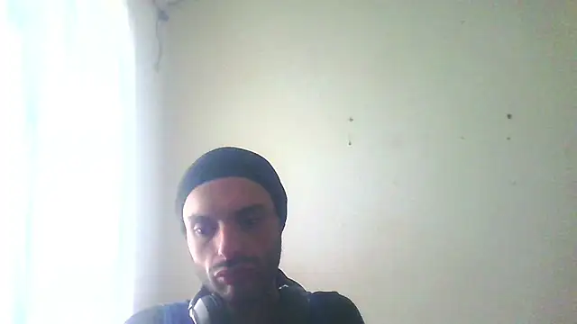 Snapshot of Starbtch chatting on 10-11-25, 07:34 Starbtch online show from 10-11-25, 07:34
