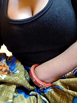 Loveishq1 online show from 12-17-25, 09:15