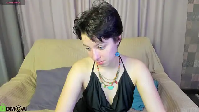 Sara Frayer online show from 11-17-25, 01:11