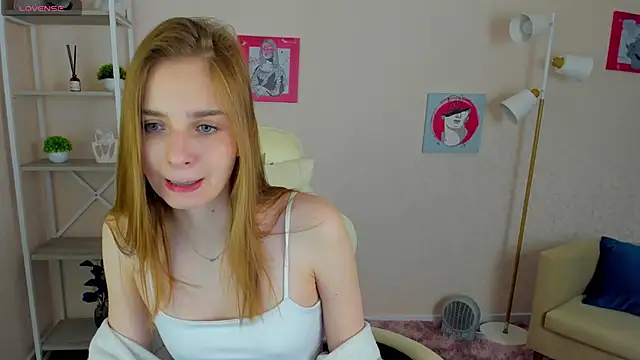 L1na Reeds online show from 10-17-25, 01:09