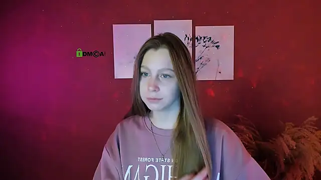 esme moore  online show from 10-14-25, 08:37