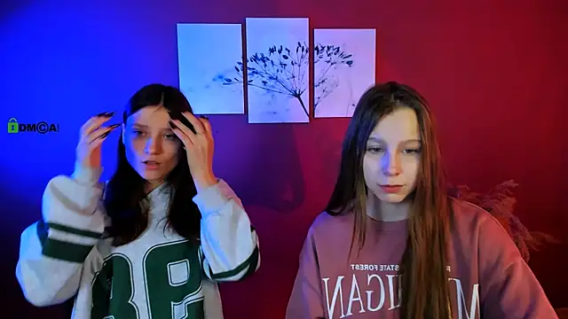 esme moore  online show from 10-17-25, 08:28