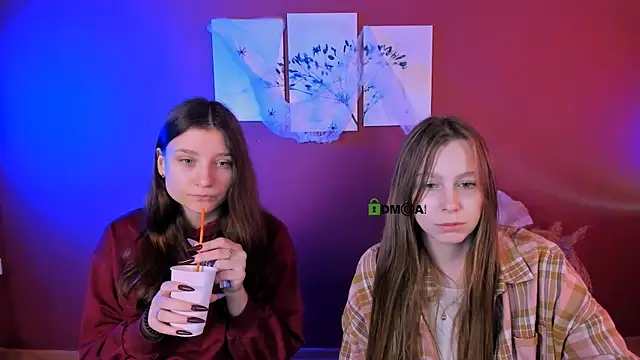 esme moore  online show from 10-30-25, 09:55